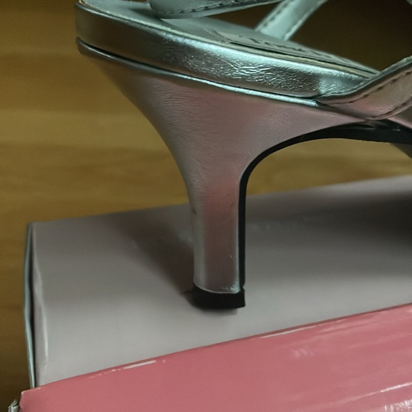 Silver, Mindy Touch Ups, dress shoes, with some sparkle! - Picture 3 of 7